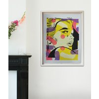 Comic Girl in Yellow - Pop Art Portrait Original Artwork Moderne Frauen Acrylfarbe Auf Hochwertigem Papier Signiert Roco Studio von RoxierArt
