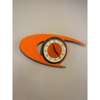 Farbe Geätzte Lucite Resopal Wanduhr Von Royale - Midcentury Atomic Boomerang Retro Stil in Neon Tangerine & 1950 Gambit Gesicht von RoyaleEnamelLtd