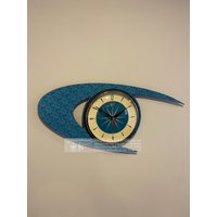 Royalexe Laminierte Wanduhr Von Royale - Midcentury Atomic Boomerang Retro Stil in Storm Blue von RoyaleEnamelLtd