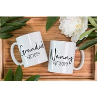 Nanny Und Opa Geschenk, Oma Kaffeetasse, Geschenk Für Cup, Neue Großeltern Passende Tassen von RoyallyMuggedOff