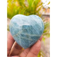Großer Aquamarin-Herz-Edelstein Beruhigender Blauer Kristall, Meditations-Werkzeug | 57 Mm von RubyInternational