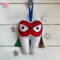 Personalisierte Jungen Oder Mädchen Superhelden Zahnfee Kissen Mit Charakter Cape, Tolle Geschenkidee von RubyLewisDesigns
