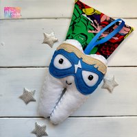Personalisierte Jungen Superheld Zahnfee Kissen, Wählen Sie Die Maske Und Haarfarbe von RubyLewisDesigns