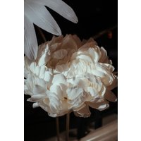 Riesige Crepe Paper Peony Blume Freistehende Hochzeit Blumendekoration | 60 cm. Xxl Blume Für Hochzeit, Brautparty, Babyparty. Große Blüte von RuePharaoh