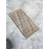 Handgewebte Stickerei Kleine Antike Teppich, Bad Matte Teppich Vintage, Boho Wolle Eingang Und Küche 1'8''x3'4'' Ft von RuginRugs