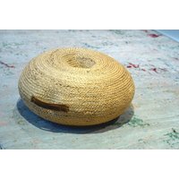 Handgefertigter Jute Pouf - Natürlicher Sitzhocker Im Boho Stil von RugsPavilion
