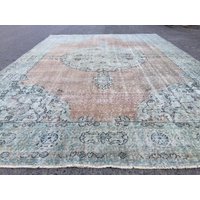 Beunruhigter Handgemachter Wollteppich, 160Er Wohnzimmerteppich R8928F83 Beunruhigter Handgemachter Wollteppich, 160Er Wohnzimmerteppich R8928F83 von RugsofIstanbul