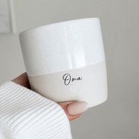 Tasse Beste Oma | Steingut Becher Mit Gravur Muttertagsgeschenk Geburtstagsgeschenk Enkel Kaffeebecher Tasse Beste Oma | Steingut Becher Mit Gravur Muttertagsgeschenk Geburtstagsgeschenk Enkel Kaffeebecher von RundeSacheDE