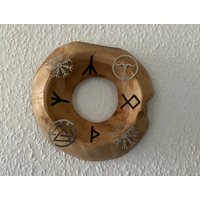 Wanddeko Vegvisir Valknut Altar Holz Wikinger Schrein Dekoration Lebensbaum-Yggdrasil Aegishjalmur Kerze Runen Thurisaz Algiz Odal Ring von Runensonne