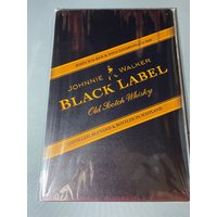 Johnny Walker Whiskey Schild, 8x11 Metall Blechschild, Bar Deko, Geschenke Für Papa, Whisky Zeichen, Black Sign, Weihnachtsgeschenke von RunnemedeDesign