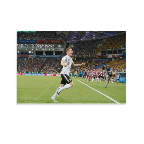 Fußball-Mittelfeldspieler Toni Kroos, cooles Poster, Gemälde, Leinwand, Wandkunst, Wohnzimmer, Poster, Gemälde, 40,6 x 61 cm Fußball-Mittelfeldspieler Toni Kroos, cooles Poster, Gemälde, Leinwand, Wandkunst, Wohnzimmer, Poster, Gemälde, 40,6 x 61 cm von Ruoshuo