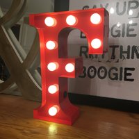 Buchstabe F - Metall Karneval Style Partyzelt Licht, Led Leuchtbuchstabe Batteriebetrieben | Verschiedene Farben Perfektes Nachtlicht Geschenkidee von RupandFornCreative