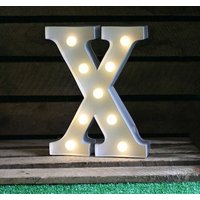 Buchstabe X - Metall Karneval Stil Laufschrift Licht, Led Leuchtbuchstabe Batteriebetrieben | Verschiedene Farben Perfektes Nachtlicht Geschenkidee von RupandFornCreative