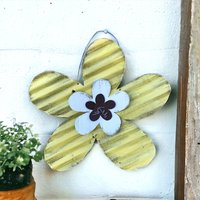 Gewellte Blechblume/Rustikale Metallblume Gartendeko von Rustaroundtheedges