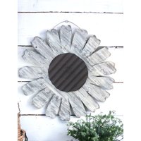 Gewellte Blechdose Gänseblümchen/Blechblumen Rustikale Vintage von Rustaroundtheedges