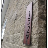 Metall Nummer Haus Zeichen Massiver Stahl Mit Benutzerdefinierte Adresse Vertikale Zahlen Rustikal von RustedBanana