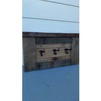 Rustikale Holz Eingang Coat Rack-Rustikal Palette Regal-Coat Rack-Rustikale Bauernhaus Dekor - Rack-Schwimmende Regal-Rustikale Möbel von RustedRoost