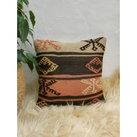 Vintage Kelim Kissenbezug Handgefertigtes Akzentkissen Aus Wolle | 35 cm Vintage Kelim Kissenbezug Handgefertigtes Akzentkissen Aus Wolle | 35 cm von RustiKKornerShop