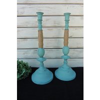2Er Set Handbemalte Kerzenleuchter Aus Metall, Aqua/Türkis Mit Jute ~ Kerzenständer Kerzenhalter Shabby Chic Distressed Home Decor von RusticBoardwalk