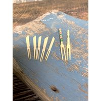 Bar-Spieß, Cocktailgabeln, Hors D'oeuvres, Mid Century-Spieß, Mini-Tiki-Gabeln, Käse-Spieß, Retro-Aperitif-Spieß, Relish von RusticBuckets