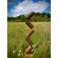 Rustikales Äußeres Abstraktes Metallrohr Funky Modern Simplistic Metal Yard Art Gartenzaun Topper Tor Schuppen Skulptur Geschenk Rustikales Äußeres Abstraktes Metallrohr Funky Modern Simplistic Metal Yard Art Gartenzaun Topper Tor Schuppen Skulptur Geschenk von RusticGardenArtShop