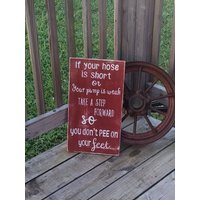 Badezimmer Schild - Lustiges Dekor Wenn Ihr Schlauch Kurz Ist Rustikales Holz Plakette Für Spaß von RusticLaneCreations