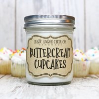 Buttercreme Cupcakes Duftende Sojawachskerze Handgemachte Saubere Verbrennung 3 Größen Mit Geschenkbox Buttercreme Cupcakes Duftende Sojawachskerze Handgemachte Saubere Verbrennung 3 Größen Mit Geschenkbox von RusticSugarCreekCo