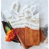 Geode Charcuterie Board, Signature Handle Board von RusticTidesTX