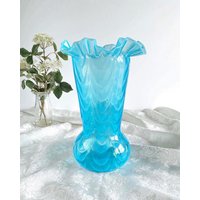 Fenton Vase 1938 Blau Opaleszenten Drapery Türkis Rüschen Kunst Glas von RusticValleyVintage