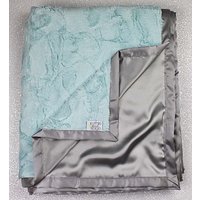 Minky Decke, Aqua Baby Mädchen Satin Seidendecke, Und Babydecke, Frozen Luxe Hide Seaglass von RuthieandSage