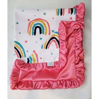 Minky Decke, Korallen Satin, Regenbogen Weiche Baby Mädchen, Bunte Geschenkideen, Seidig, Kuscheln, Rüschen von RuthieandSage