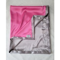 Satin Decke, Seidige Rosa Und Grau, Lovie, Alle Seidendecke, Minky Benutzerdefinierte Babydecke, Baby Geschenk, Seidige, Coole Decke von RuthieandSage