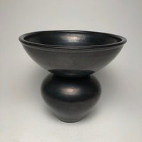 Schwarze Breite Vase von Ryanjgreenheck