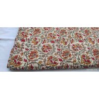 Beige Floral Handgefertigt Kantha Quilt Rote Senf Handgefertigte Baumwolle Tagesdecke, Decke Überwurf von SAANVISINCE1988