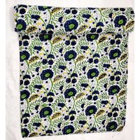 Handgenähter Kantha Quilt Mit Blockprint Blaue Blümchen Tagesdecke Aus Baumwolle von SAANVISINCE1988
