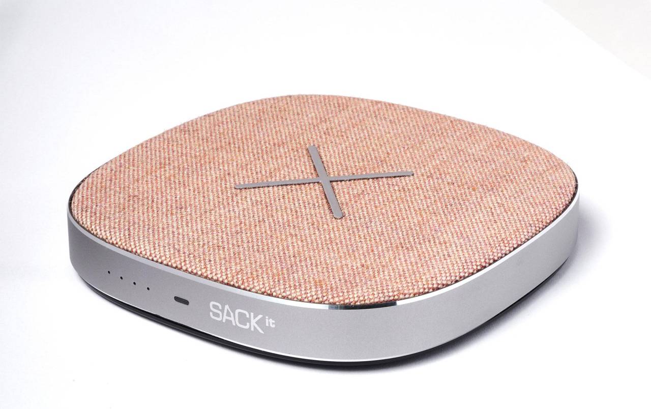 SACKit ChARGEit induktives Ladegerät Powerbank rose von SACKit