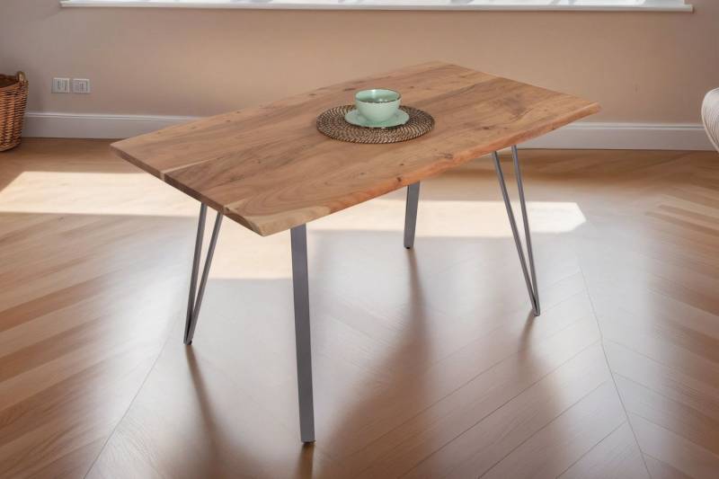 SAM® Baumkantentisch Celine, massives Akazienholz, echte Baumkante, Vierfußgestell aus Metall von SAM®