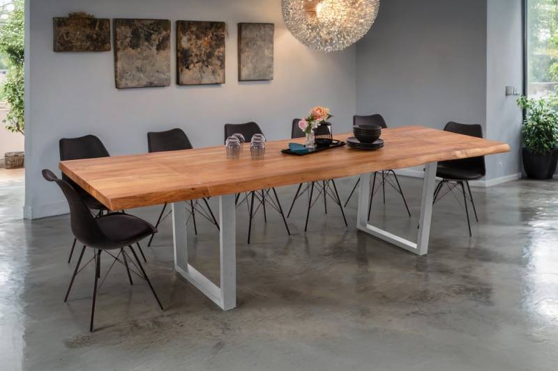SAM® Essgruppe Henrik, Baumkante, massives Akazienholz, mit 2 Ansteckplatten und Stühlen von SAM®