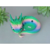 Drache Stand Für Alexa Echo Dot 4 Und 5 - Geniales Design Rainbow Mit Augen von SANTA3D