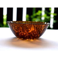 Bernsteinfarbene Emaillierte Glasschale Bernsteinfarbene Emaillierte Glasschale von SARIYER