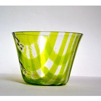 Frühlings-Grüne Klare Glasur/Vase Gestreift von SARIYER