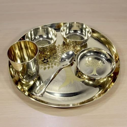 Bronze-Kansa-Gravur-Finish Tafel-Set (1 Thali, 2 Schüsseln, 1 Puddingschale, 1 Löffel, 1 Glas) für Zuhause, Anlässe von SATYA EXPORTS