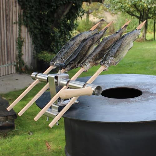 Premium Steckerlfisch Halter für Grillplatte - Platz für 4 Fische - Fisch Grill Aufsatz passt auf Jede Grillplatte - stufenlos verstellbar - Original Buchenholz Spieße - Asado Grill für Grillplatte von SCHILLING Fischgrilltechnik