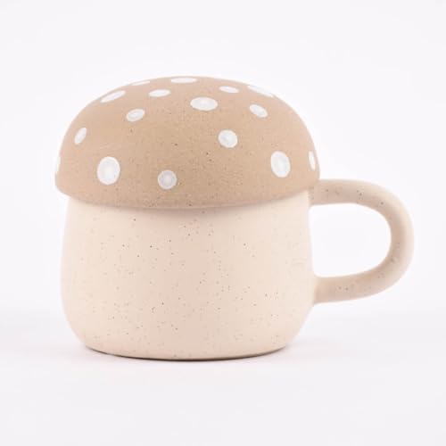 Sass & Belle Tasse mit Deckel Pilz Steinzeug beige natur weiß 320ml von SCHÖNER LEBEN.