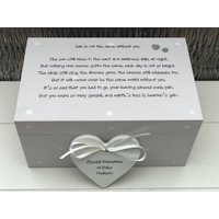 Shabby Chic Personalisierte Erinnerungsbox ~ Erinnerung An Baby/Kind Verlust Von Sohn Oder Tochter Jeder Name Fehlgeburt Trauer Trauer Shabby Chic Personalisierte Erinnerungsbox ~ Erinnerung An Baby/Kind Verlust Von Sohn Oder Tochter Jeder Name Fehlgeburt Trauer Trauer von SCPLTD