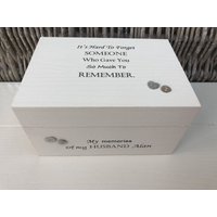 Shabby Chic Personalisiertes Geschenk in Erinnerung An Einen Geliebten Ehemann ~ Frau Nanny Nana Nan Gran Nannie Irgendeinen Namen .. Memory Box Shabby Chic Personalisiertes Geschenk in Erinnerung An Einen Geliebten Ehemann ~ Frau Nanny Nana Nan Gran Nannie Irgendeinen Namen .. Memory Box von SCPLTD