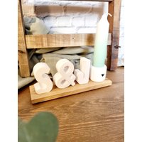 Buchstaben Aus Raysin | Initialen Auf Holz Hochzeitsgeschenk Anfangsbuchstaben Valentinstagsgeschenk Deko Für Verliebte von SDSchoeneDinge