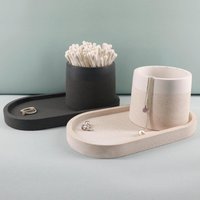Runder Wattestäbchenhalter Auf Ovalem Tablett in 2 Farbtönen Aus Jesmonite Betonähnlicher Optik Für Stilvolle Badezimmeraufbewahrung von SDiesign