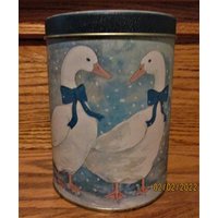 Runde Blechdose Mit Deckel Gänse Blauen Schleifen Winter Motiv von SEMOVintage