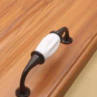 2er-Pack schwarze Keramik-Türgriffe, Schubladengriffe, Küchenschrank-Türgriffe, Lochmitte 96 mm, mit Schrauben 2er-Pack schwarze Keramik-Türgriffe, Schubladengriffe, Küchenschrank-Türgriffe, Lochmitte 96 mm, mit Schrauben von SERBIA